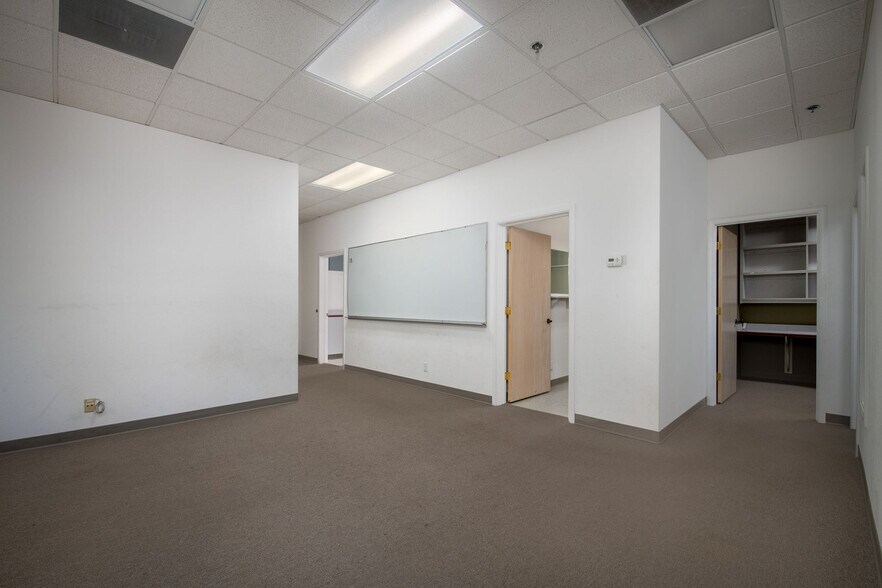 More Photos Of 350 Crown Point Cir, Grass Valley Office For Lease