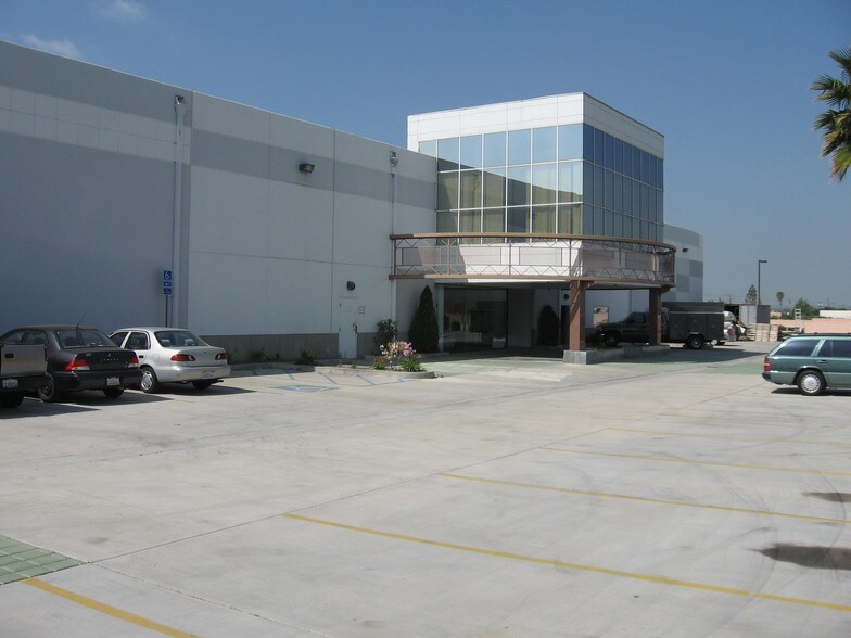 More Photos Of 11911 Clark St, Arcadia Warehouse For Lease