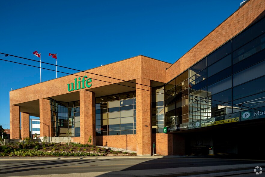 More Photos Of 25 Water St S, Kitchener Office For Lease