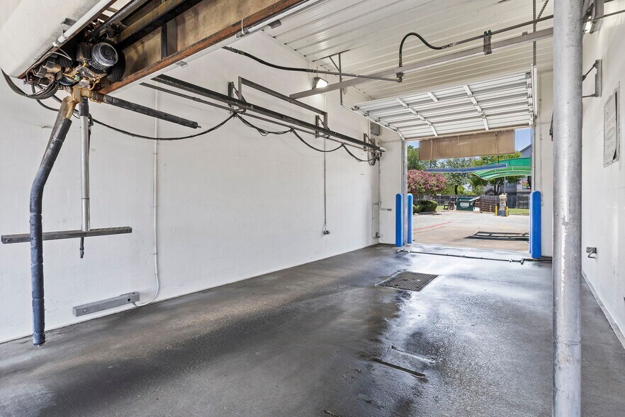 More Photos Of 2316 Pecan St W, Pflugerville Carwash For Sale