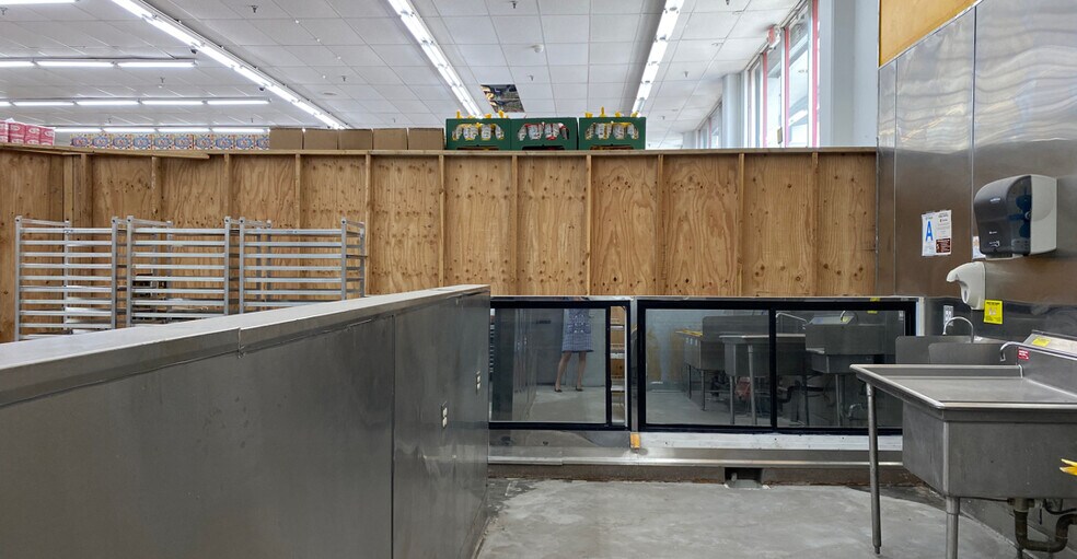 More Photos Of 23401-23565 S Avalon Blvd, Carson Freestanding For Lease