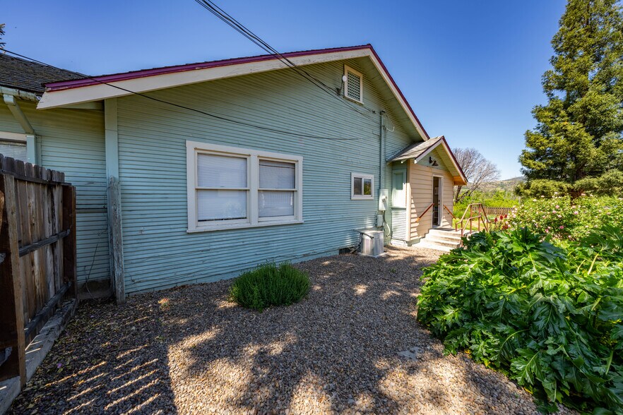 More Photos Of 143 S Main St, Phoenix Office For Sale