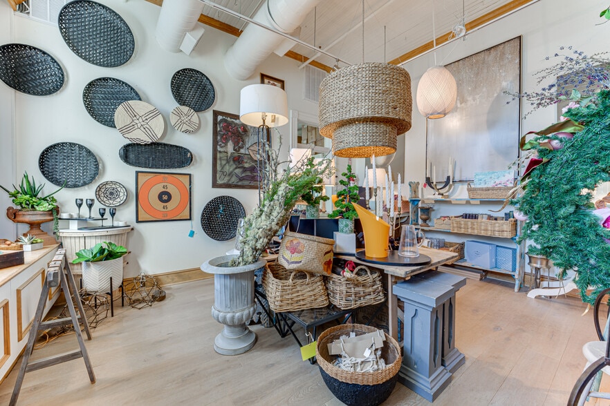 More Photos Of 1008 E 15th St, Plano Storefront Retail Office For Sale