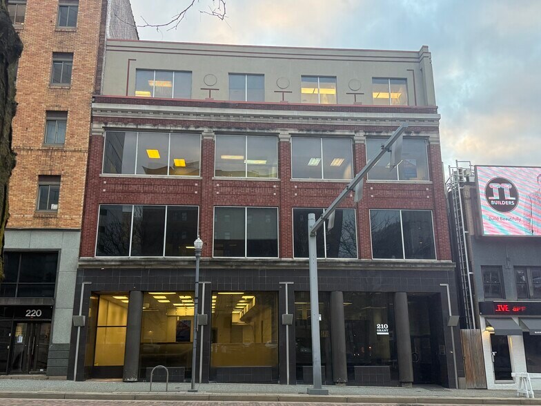 More Photos Of 208-210 Grant St, Pittsburgh Medical For Lease
