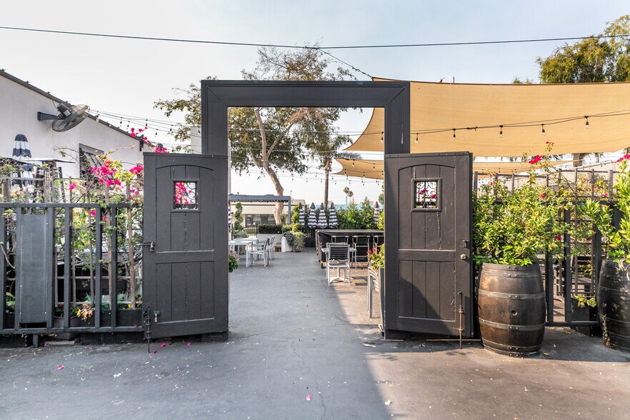 More Photos Of , Pasadena General Retail For Sale