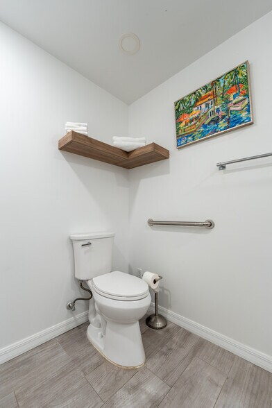 More Photos Of 2502 Tamarind Dr, Hutchinson Island Hotel For Sale