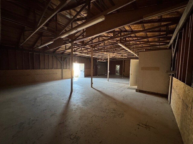 More Photos Of 951 Carl Vinson Pky, Centerville Warehouse For Lease