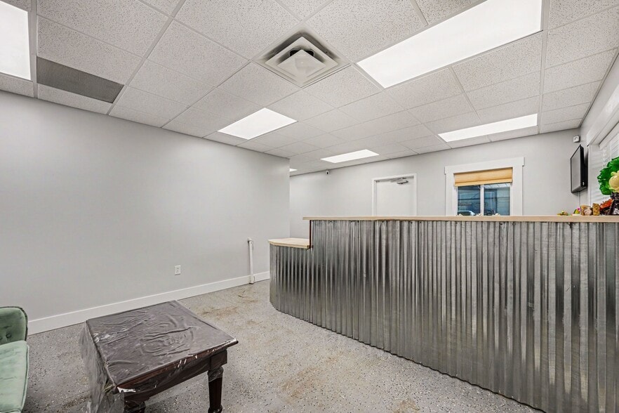 More Photos Of 215 Irvan Ct NW, Concord Flex For Lease