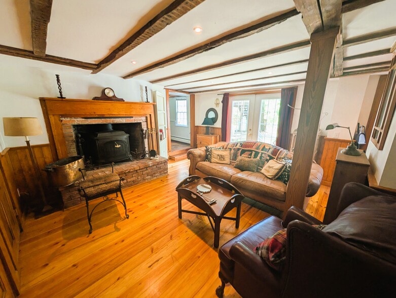 More Photos Of 47 Hollow Tree Ridge Rd, Darien Apartments For Sale