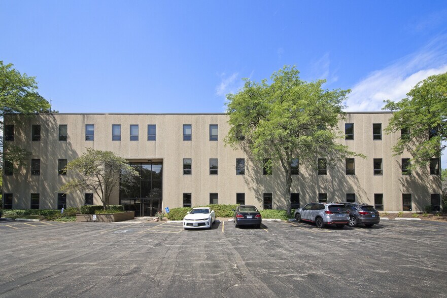 More Photos Of 1250 S Grove Ave, Barrington Unknown For Lease