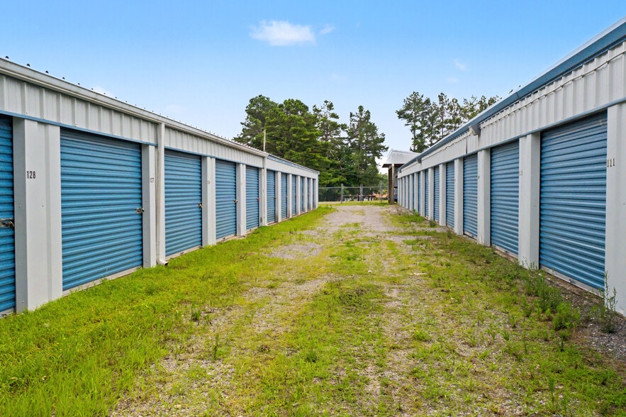 More Photos Of 105 Progress Center Plz, Centerville Self Storage For Sale