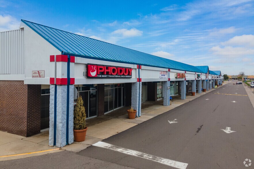 More Photos Of 600-730 Peoria St, Aurora Unknown For Lease