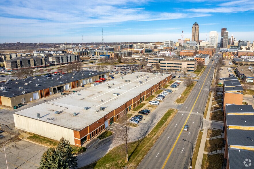 More Photos Of 600 SW 7th St, Des Moines Flex For Lease