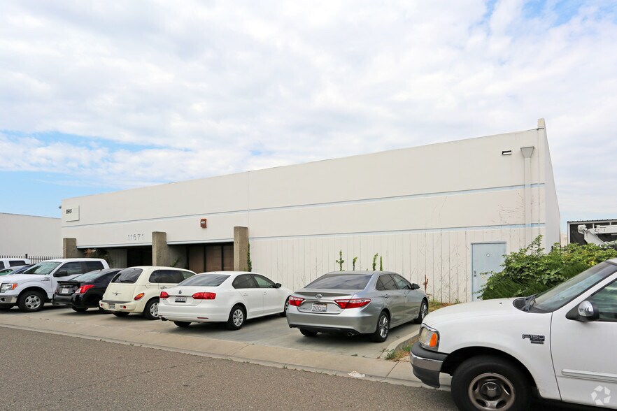 More Photos Of 11671 Seaboard Cir, Stanton Manufacturing For Lease