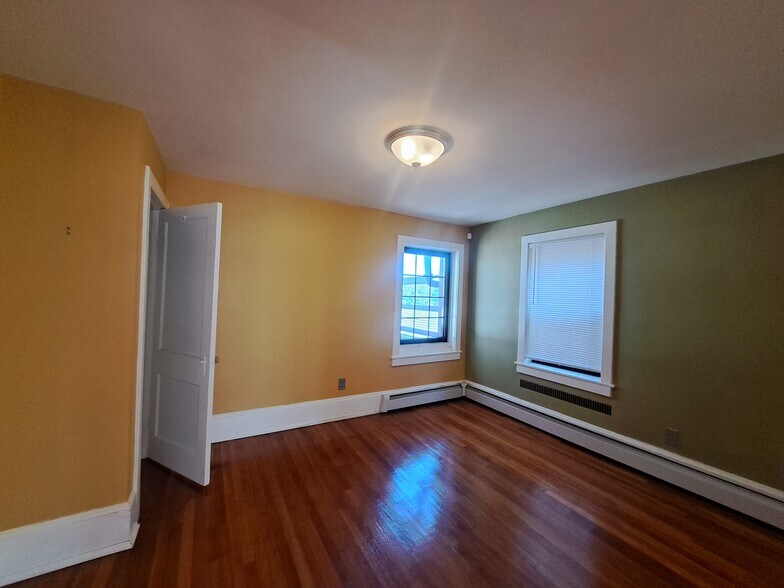 More Photos Of 226 W State St, Trenton Medical For Sale