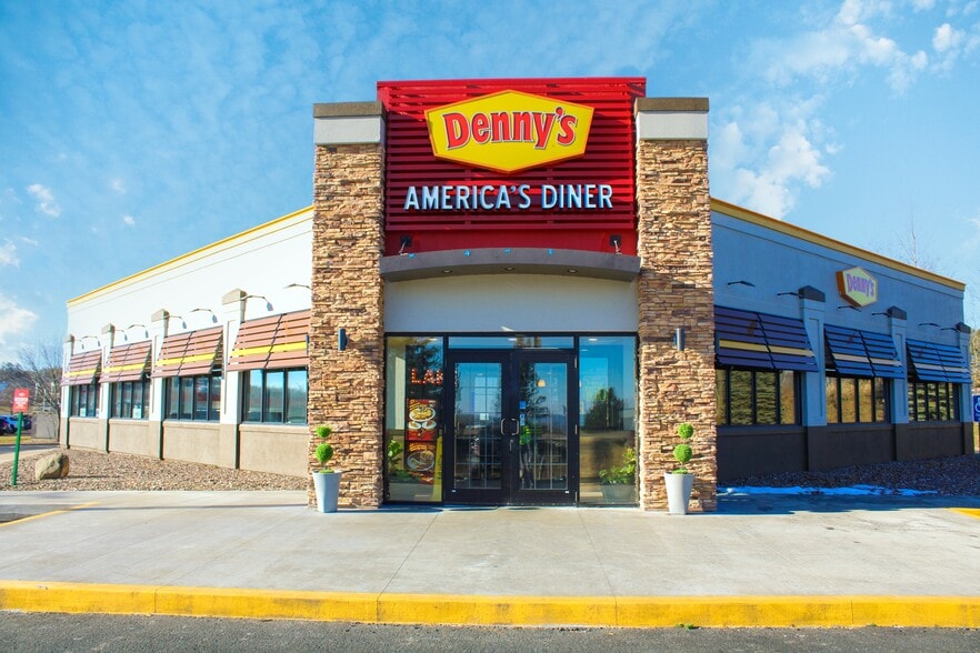 Primary Photo Of 2023 Cenex Dr, Rice Lake Restaurant For Lease