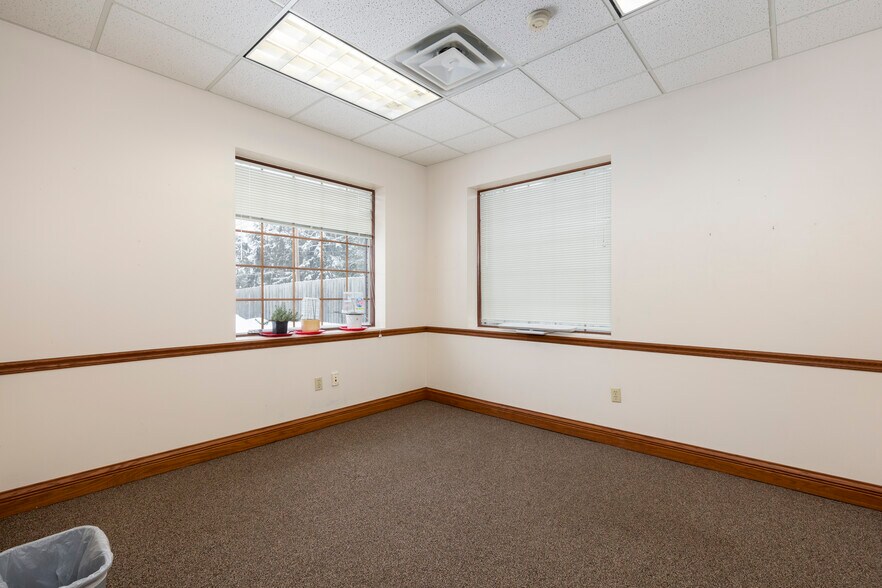 More Photos Of 6631 Main St, Buffalo Medical For Lease