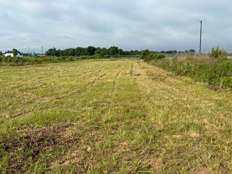 More Photos Of South US Hwy 79/84, Palestine Land For Sale