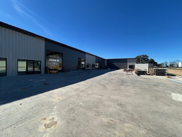 More Photos Of 3396 Kegley rd, Temple Showroom For Lease