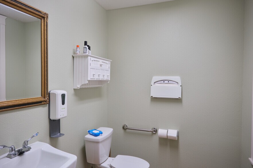 More Photos Of 1491 Commercial St SE, Salem Office Residential For Sale