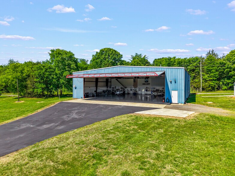More Photos Of 249 Gilbert Rd, Mocksville Airport For Sale