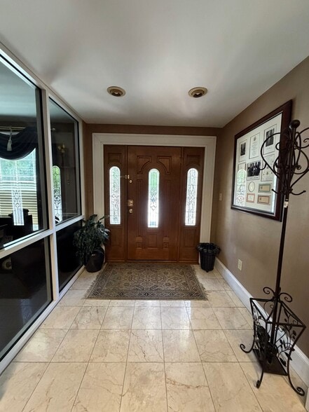 More Photos Of 3080 Campbellton Rd SW, Atlanta Office Residential For Sale