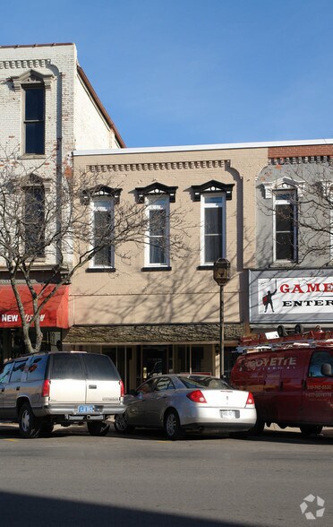More Photos Of 120 N Washington St, Owosso Storefront For Sale
