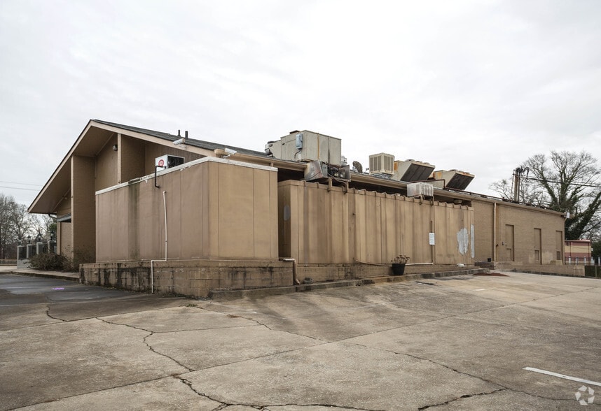 More Photos Of 3529 Main St, Atlanta Restaurant For Sale