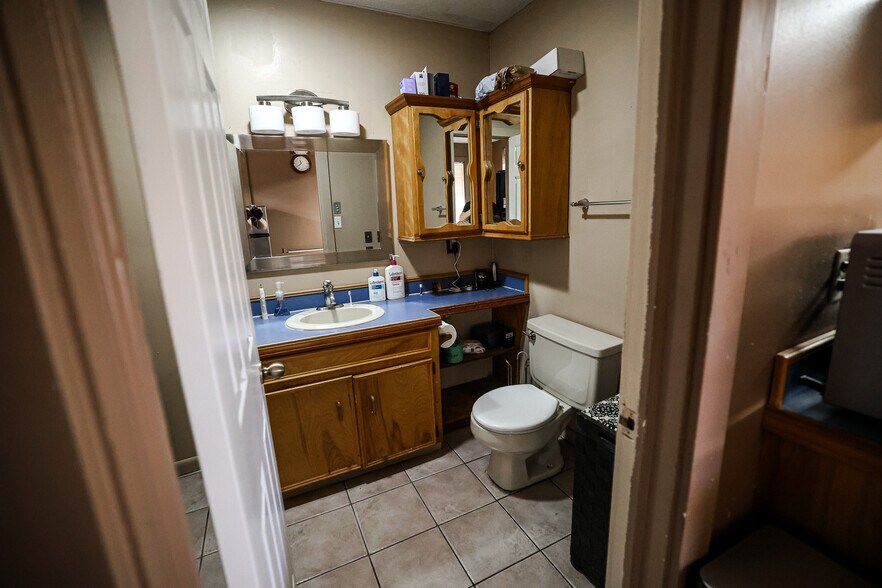 More Photos Of 221 S Preston St, Marksville Hotel For Sale