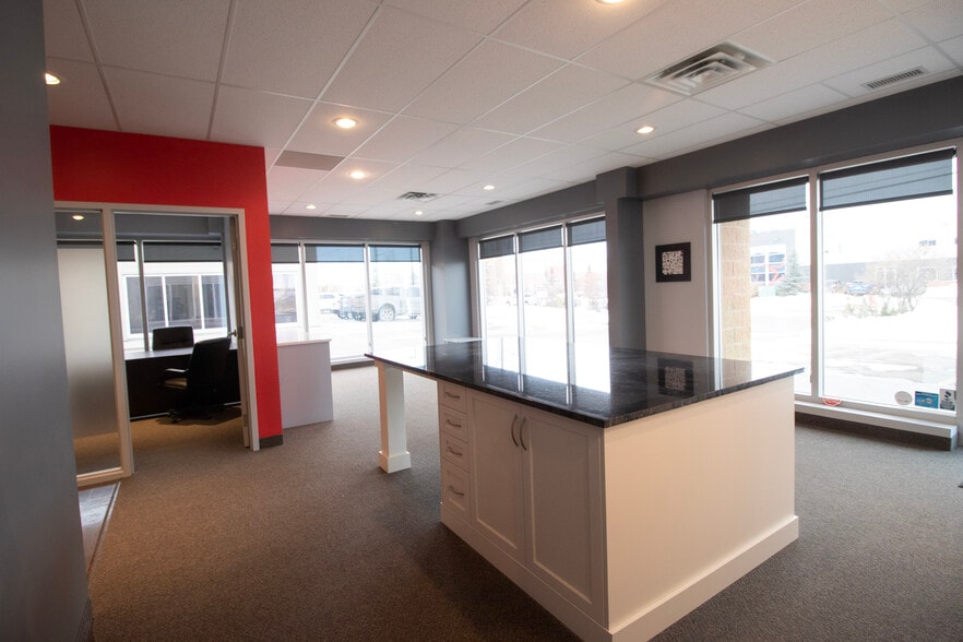 More Photos Of 4615 112th Ave SE, Calgary Warehouse For Lease