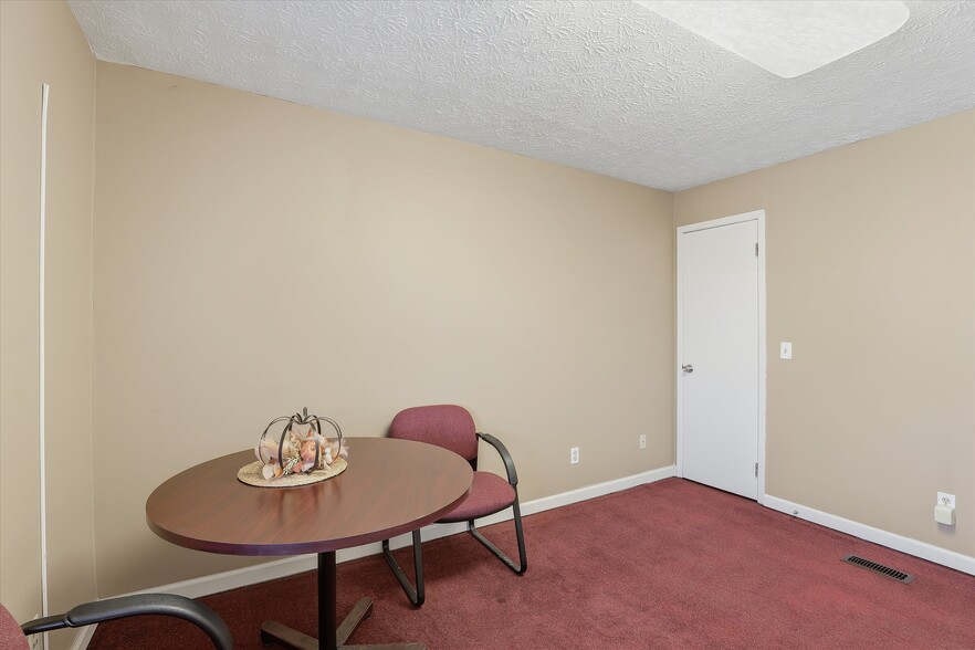 More Photos Of 7713 Oak Ridge Hwy, Knoxville Office For Sale
