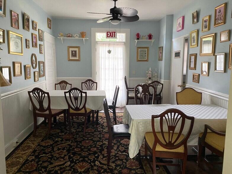 More Photos Of 304 15th St W, Bradenton Hospitality For Sale