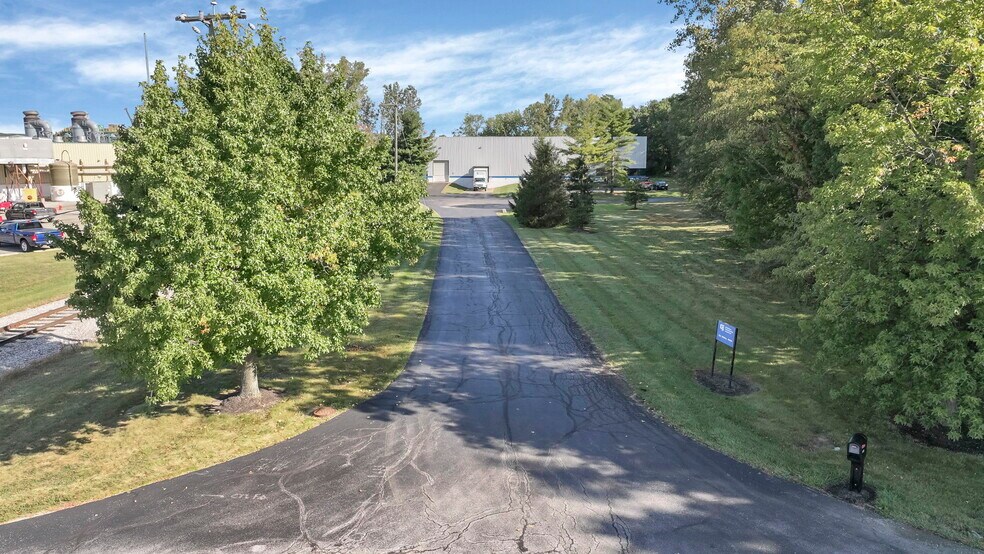 More Photos Of 700 O'Neill Dr, Hebron Warehouse For Lease