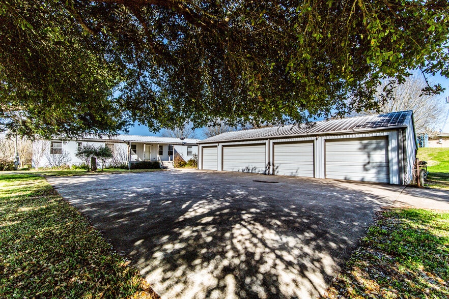 More Photos Of 4750 TX-19 S, Trinity Trailer Camper Park For Sale