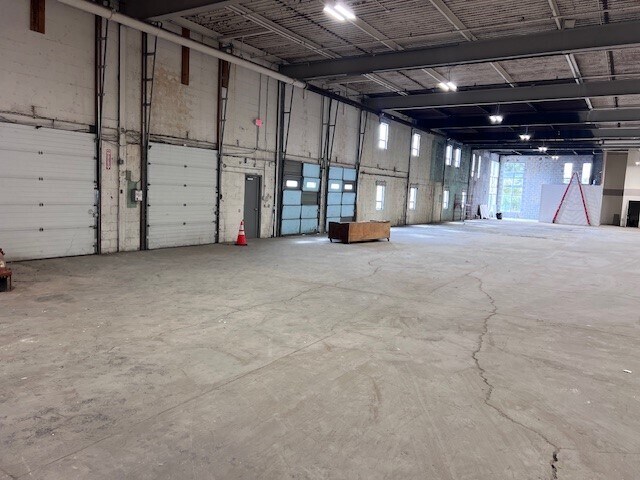 More Photos Of 65-145 Furniture Row, Milford Warehouse For Lease