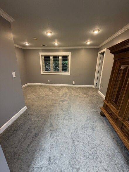 More Photos Of 12-16 Westwoods Dr, Liberty Office For Sale