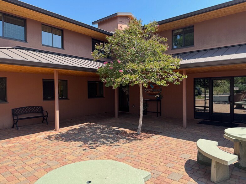More Photos Of 75 Kallof Pl, Sedona Loft Creative Space For Lease