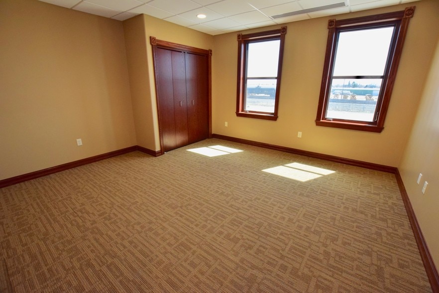 More Photos Of 401 W Villard St, Dickinson Storefront For Lease
