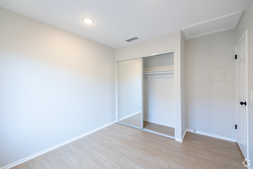 More Photos Of 5302-5304 Colodny Dr, Agoura Hills Apartments For Sale