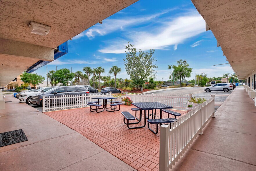More Photos Of 7455 W Irlo Bronson Memorial Hwy, Kissimmee Hotel For Sale