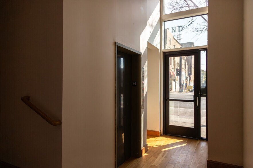 More Photos Of 5601 N Figueroa St, Los Angeles Loft Creative Space For Lease