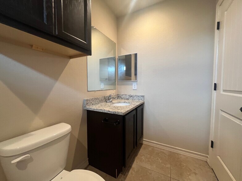 More Photos Of 7014 Donovan Way, San Antonio Apartments For Sale