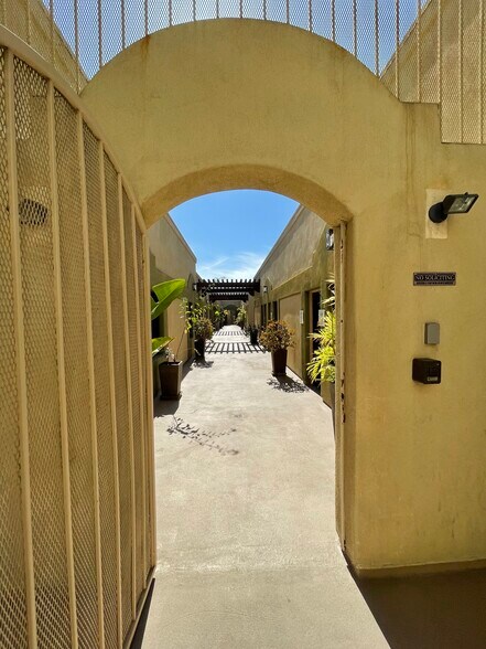 More Photos Of 2615 190th St, Redondo Beach Office For Lease