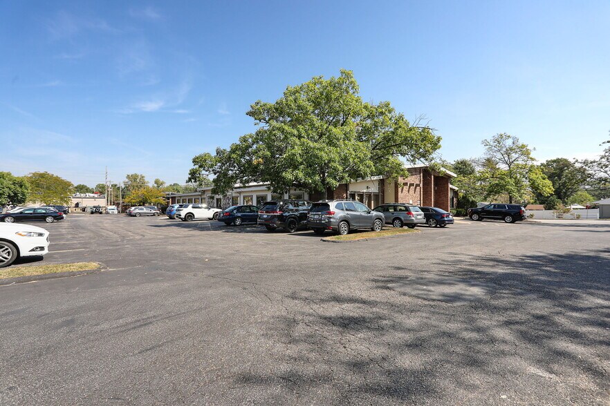 More Photos Of 10000 Watson Rd, Crestwood Medical For Lease