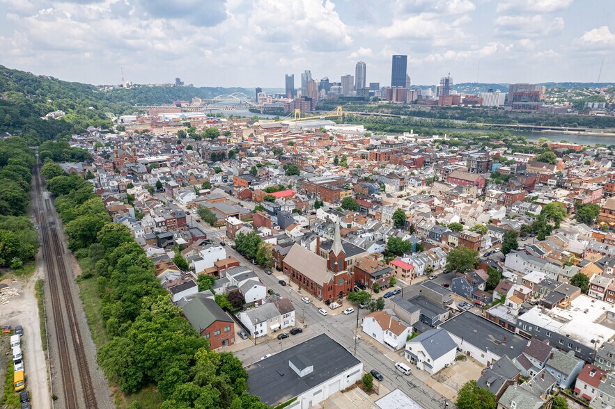 More Photos Of 2012 E Carson St, Pittsburgh Storefront Retail Residential For Lease