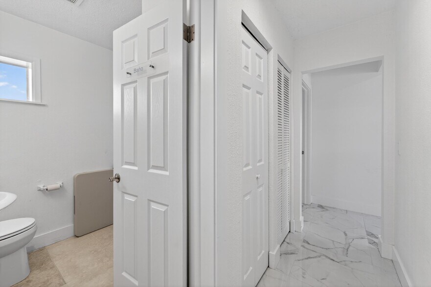 More Photos Of 1233 Bartow Rd, Lakeland Office For Sale