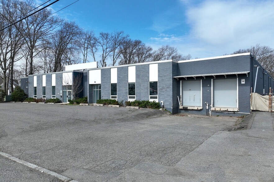 Primary Photo Of 301 Commerce Rd, Linden Warehouse For Lease