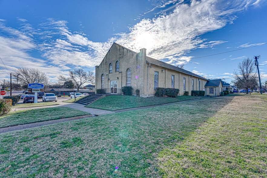 Primary Photo Of 4128 Clarendon Dr, Dallas Specialty For Sale