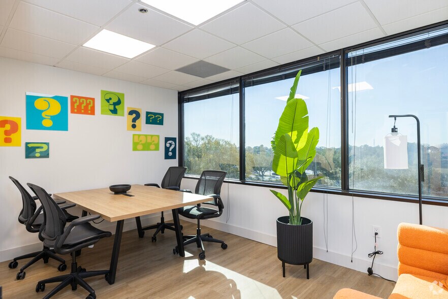 More Photos Of 6698 68th Ave N, Pinellas Park Coworking Space