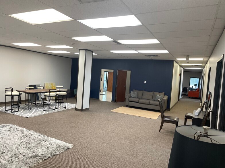 More Photos Of 9241 Lyndon B Johnson Fwy, Dallas Coworking Space